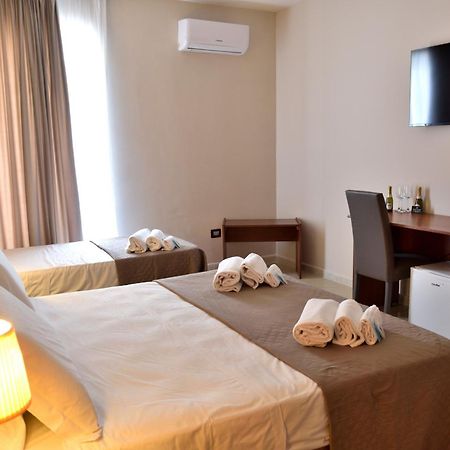 Hotel Futuro Aversa Bagian luar foto