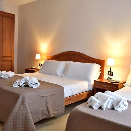 Hotel Futuro Aversa Bagian luar foto