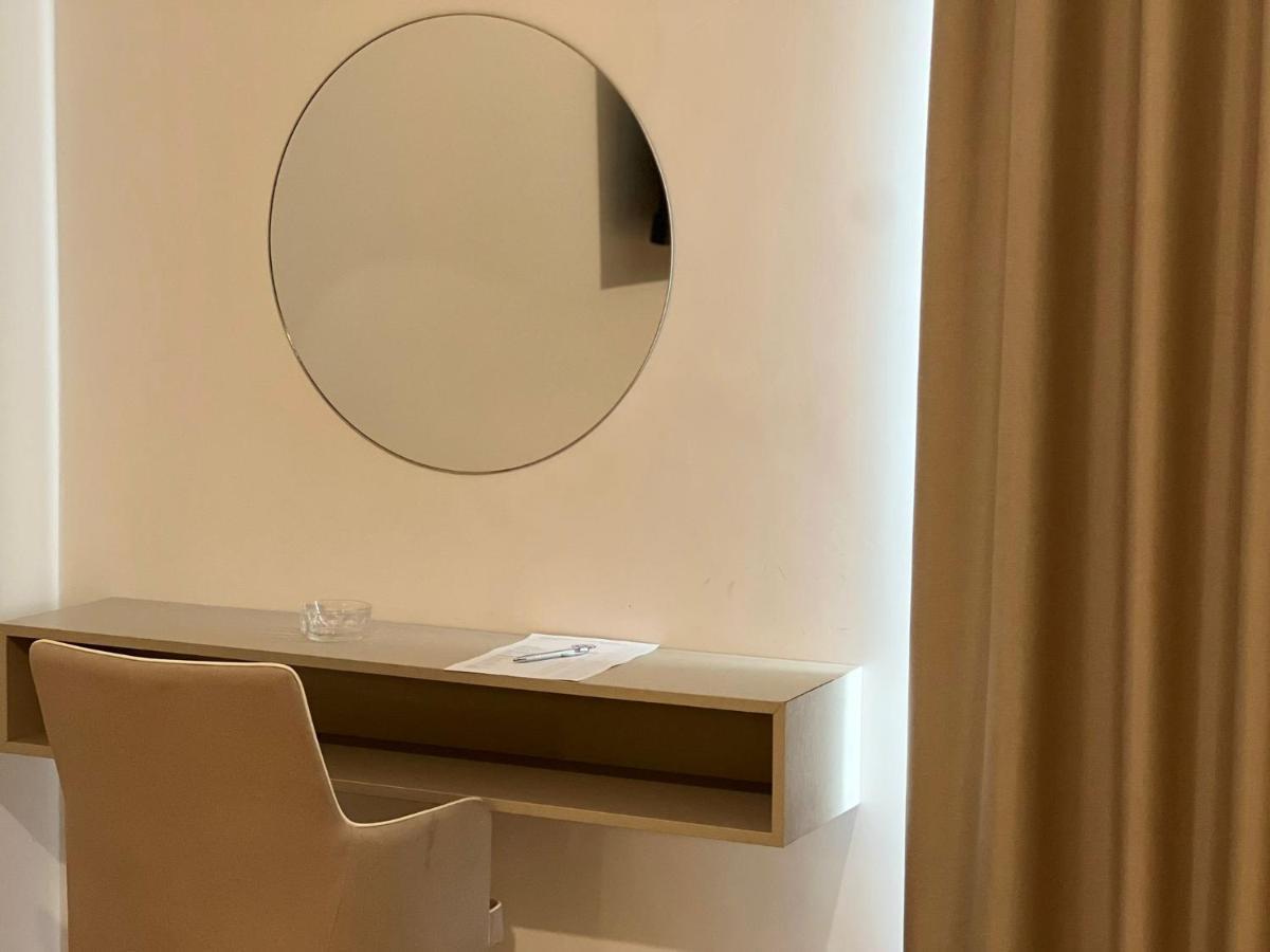 Hotel Futuro Aversa Bagian luar foto