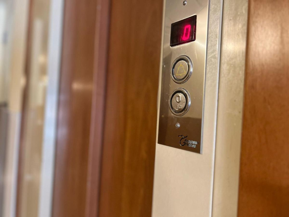 Hotel Futuro Aversa Bagian luar foto