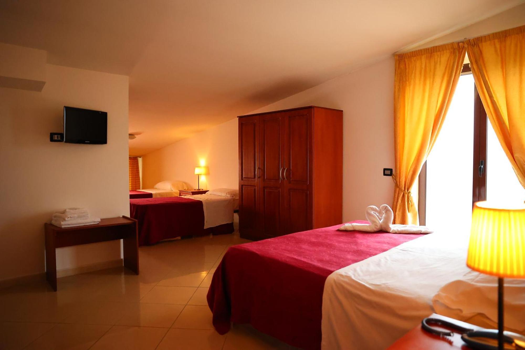 Hotel Futuro Aversa Bagian luar foto