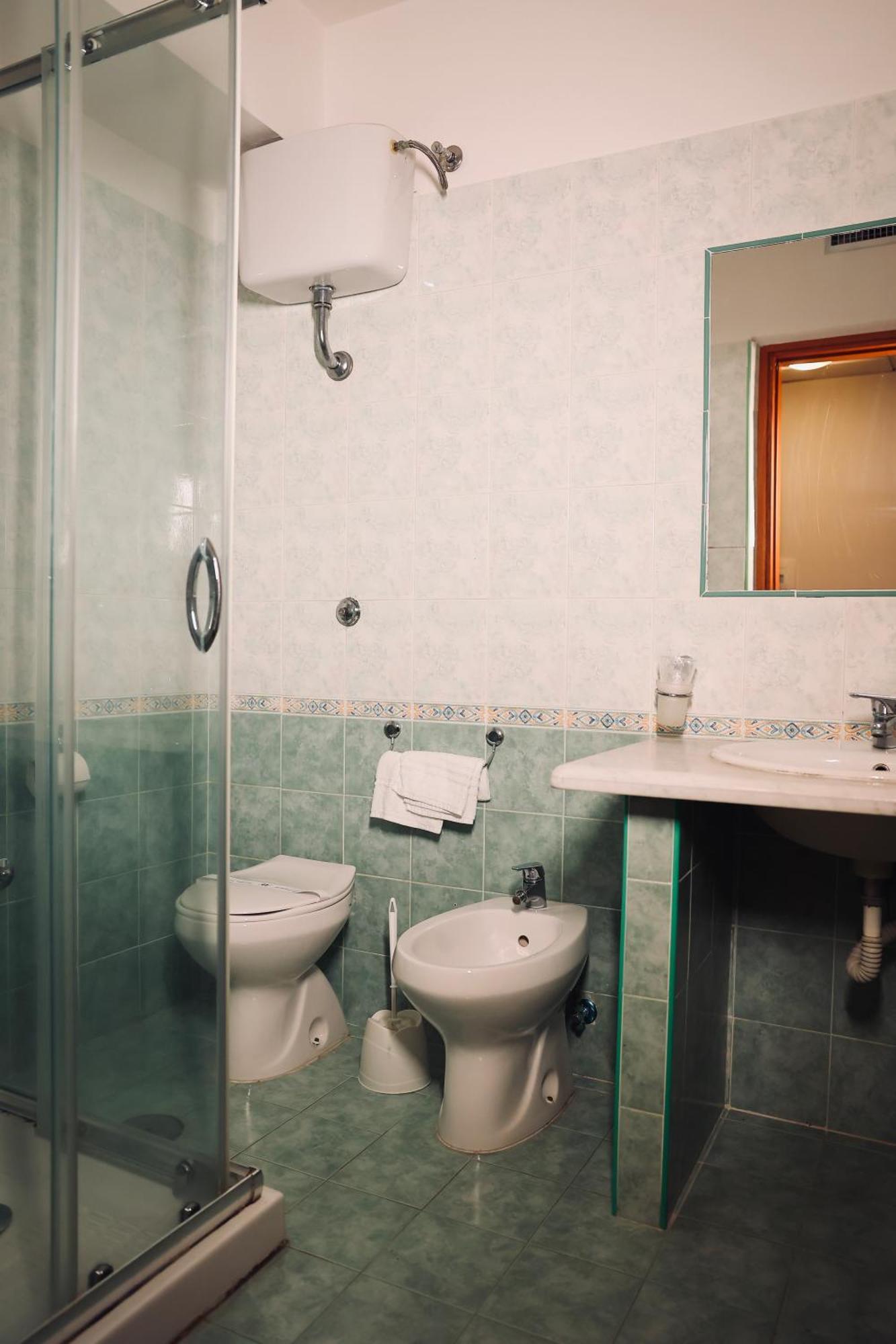 Hotel Futuro Aversa Bagian luar foto
