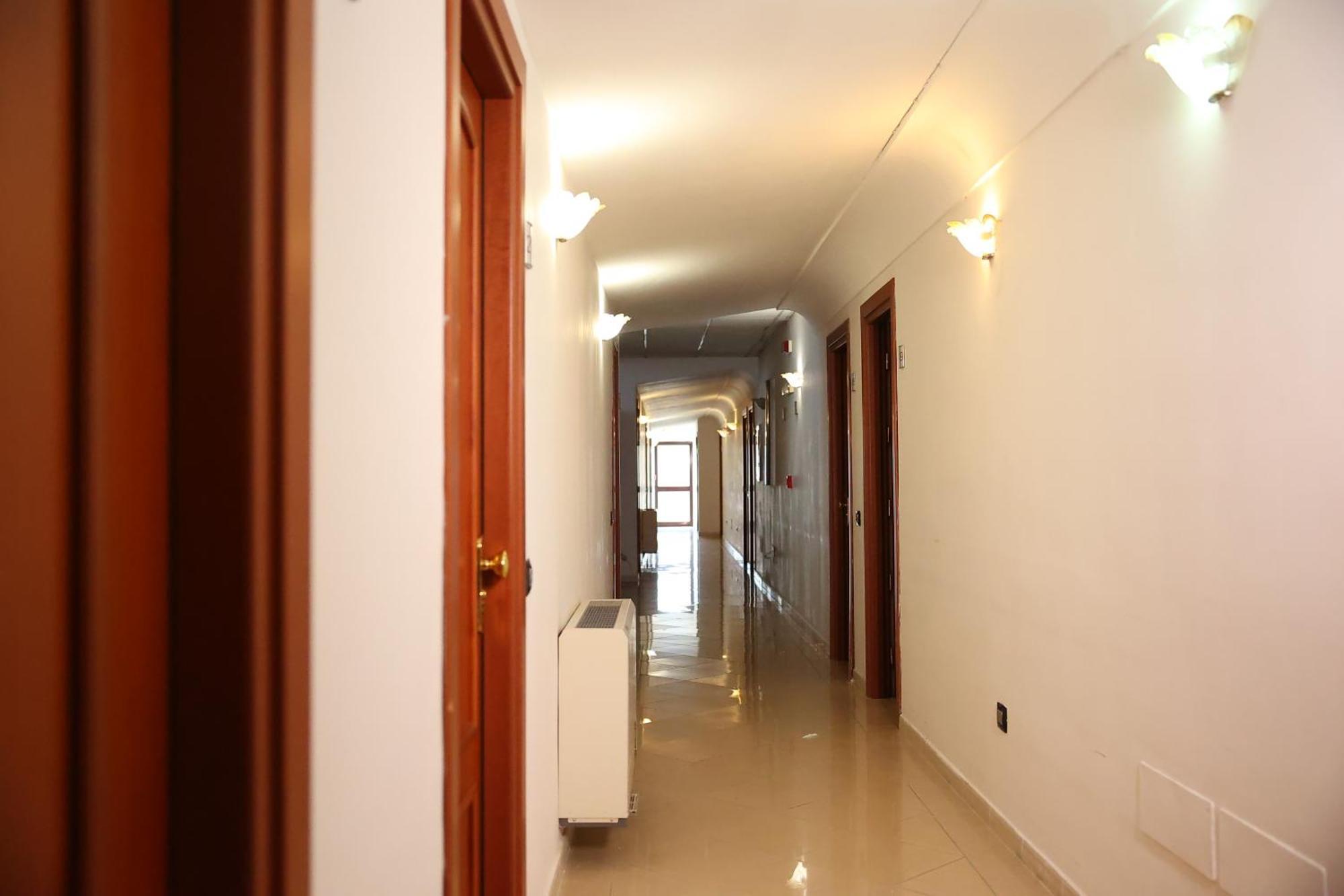 Hotel Futuro Aversa Bagian luar foto