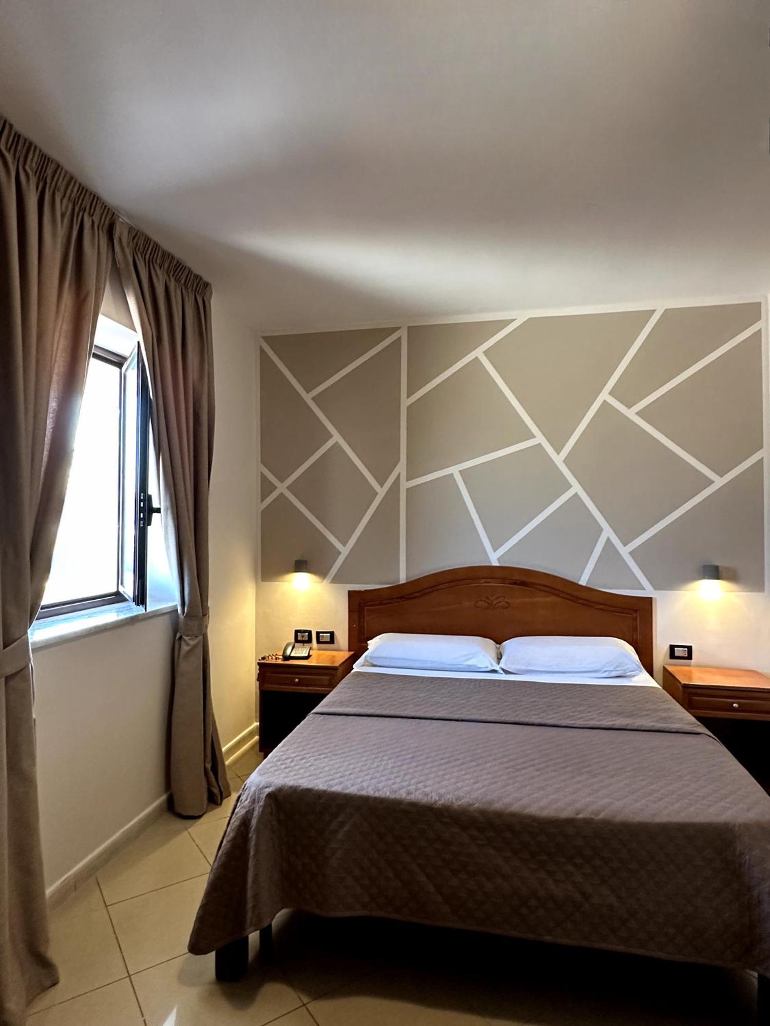 Hotel Futuro Aversa Bagian luar foto