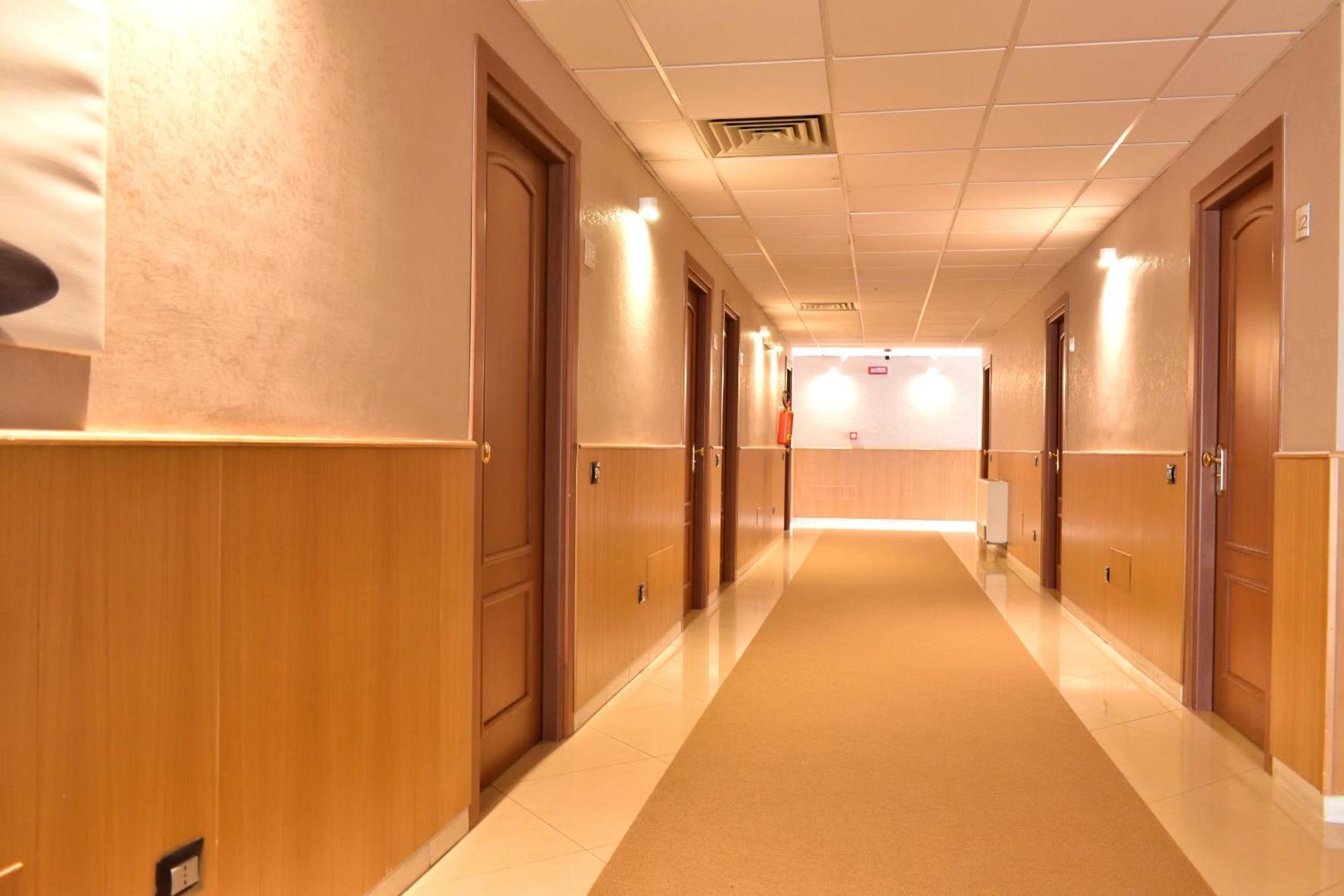 Hotel Futuro Aversa Bagian luar foto
