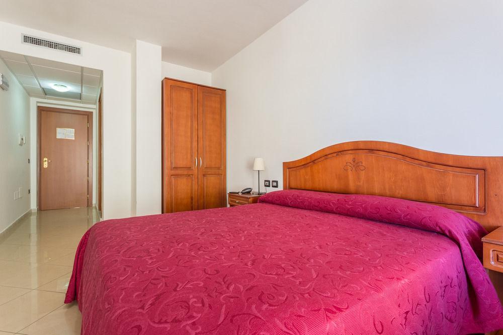 Hotel Futuro Aversa Bagian luar foto