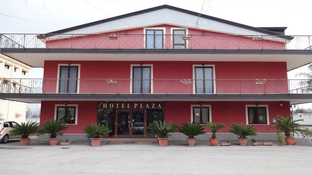 Hotel Futuro Aversa Bagian luar foto